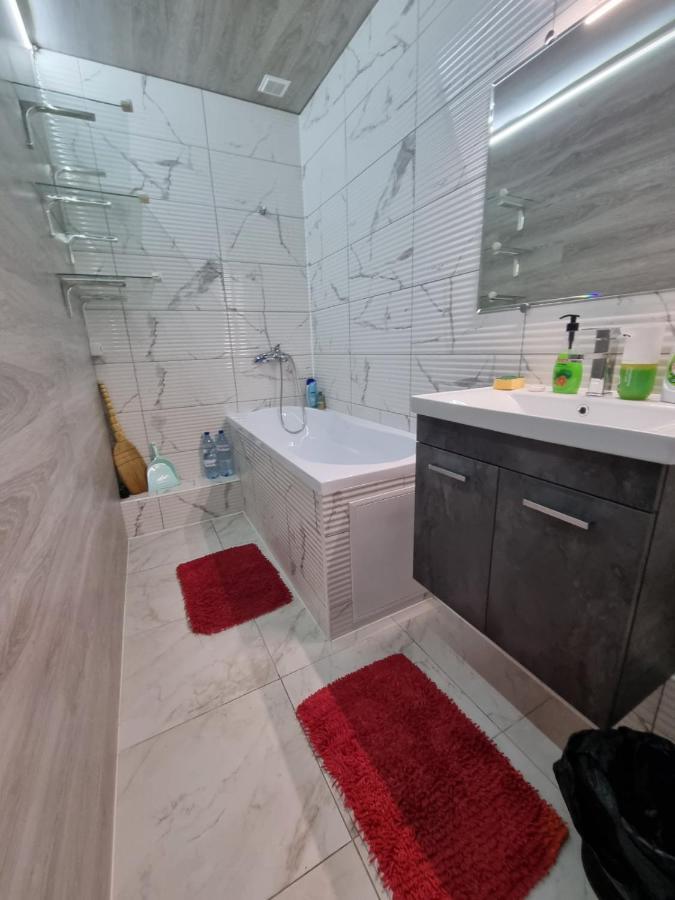 Штефан чел Маре 64 11 - 110B Кишинів Екстер'єр фото